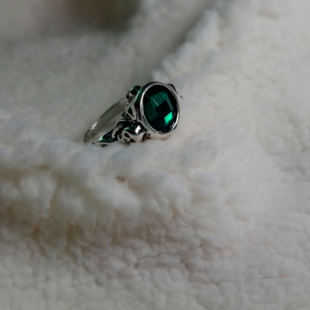 Green Skull Ring size 6